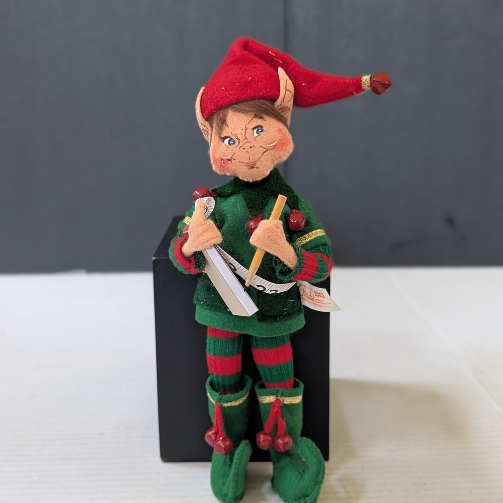 Annalee 9" Designer Elf
